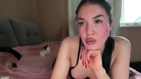 Snapshot of urdevilbaby chatting on 01/18/25, 07:07 Margo online show from 01/18/25, 07:07