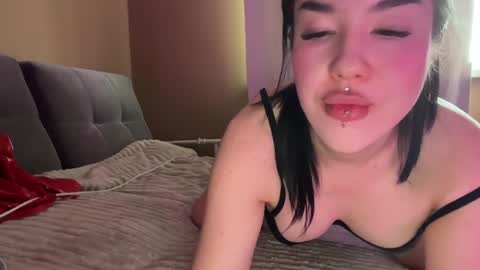 Snapshot of urdevilbaby chatting on 02/06/25, 09:43 Margo online show from 02/06/25, 09:43