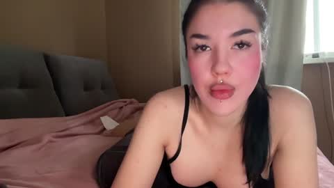 Snapshot of urdevilbaby chatting on 02/08/25, 06:43 Margo online show from 02/08/25, 06:43