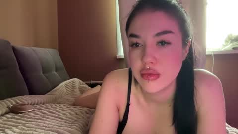 Snapshot of urdevilbaby chatting on 02/12/25, 08:06 Margo online show from 02/12/25, 08:06