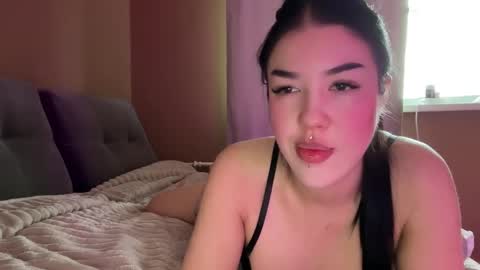 Snapshot of urdevilbaby chatting on 03/06/25, 05:46 Margo online show from 03/06/25, 05:46