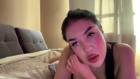 Snapshot of urdevilbaby chatting on 03/11/25, 06:32 Margo online show from 03/11/25, 06:32