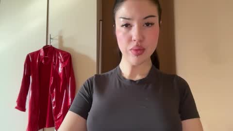 Snapshot of urdevilbaby chatting on 09/16/25, 07:20 Margo online show from 09/16/25, 07:20