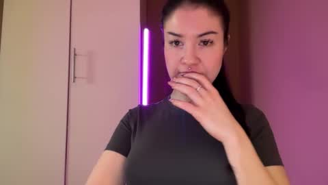 Snapshot of urdevilbaby chatting on 10/14/25, 05:52 Margo online show from 10/14/25, 05:52