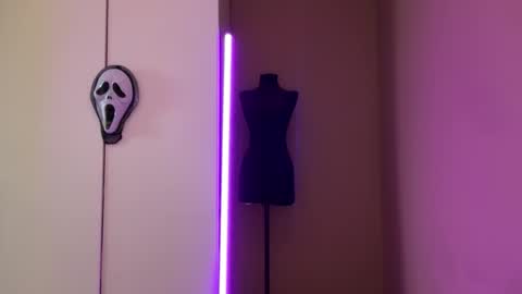 Snapshot of urdevilbaby chatting on 10/25/25, 07:05 Margo online show from 10/25/25, 07:05