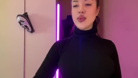 Snapshot of urdevilbaby chatting on 10/26/25, 07:58 Margo online show from 10/26/25, 07:58