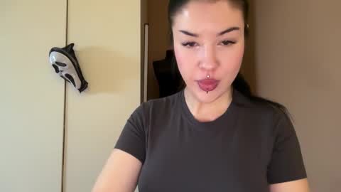 Snapshot of urdevilbaby chatting on 10/29/25, 07:21 Margo online show from 10/29/25, 07:21