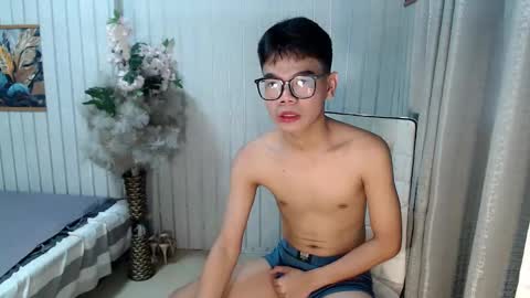Snapshot of urdreamboy_doms chatting on 04/01/26, 09:21 urdreamboy_doms online show from 04/01/26, 09:21