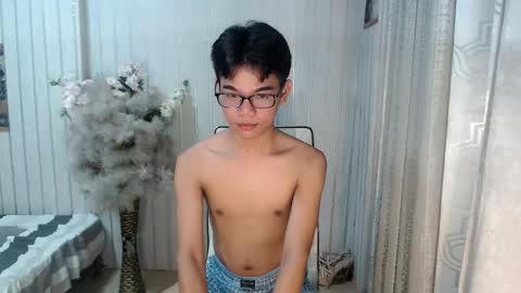 Snapshot of urdreamboy_doms chatting on 04/21/26, 05:50 urdreamboy_doms online show from 04/21/26, 05:50