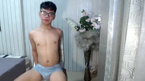 Snapshot of urdreamboy_doms chatting on 04/27/26, 05:49 urdreamboy_doms online show from 04/27/26, 05:49