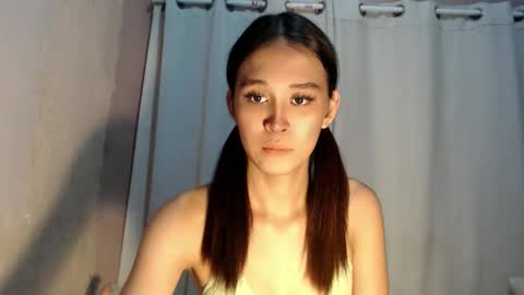 Snapshot of urdreamgirl_stephanie chatting on 04/19/26, 08:24 stephanie online show from 04/19/26, 08:24