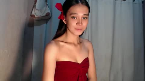 Snapshot of urdreamgirl_stephanie chatting on 04/29/26, 01:04 stephanie online show from 04/29/26, 01:04