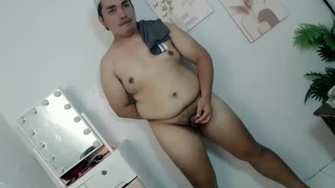 ure_fattytoy143 online show from 06/05/26, 05:36