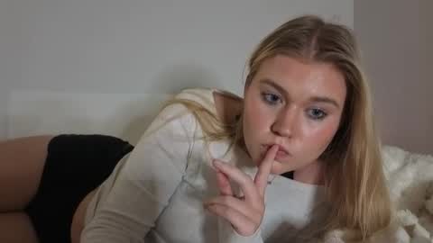 Maryia Kay online show from 11/11/25, 12:54