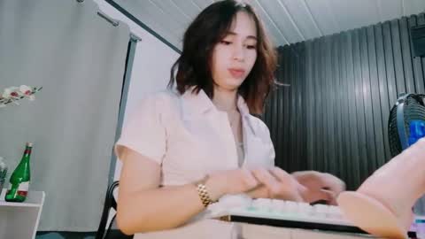 urfave_bbgirl online show from 12/18/25, 12:22