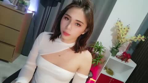 Snapshot of urfave_bbgirl chatting on 05/06/26, 12:32 urfave_bbgirl online show from 05/06/26, 12:32