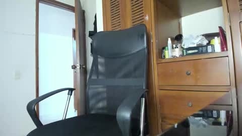 Snapshot of urfavoriteboy96 chatting on 03/08/26, 04:00 Andres Jordi online show from 03/08/26, 04:00