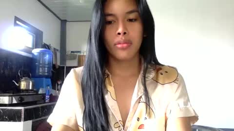 Snapshot of urfavouriteobsession chatting on 02/03/25, 03:53 Angela Cullens online show from 02/03/25, 03:53