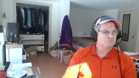 Gregor online show from 02/18/25, 04:48