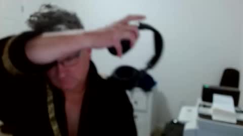 Gregor online show from 11/26/25, 12:17