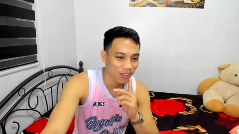 urfucker_vinz online show from 04/07/26, 01:33