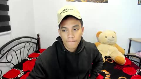 urfucker_vinz online show from 04/20/26, 12:41