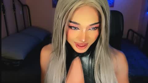 My bella 3 online show from 12/16/25, 11:32