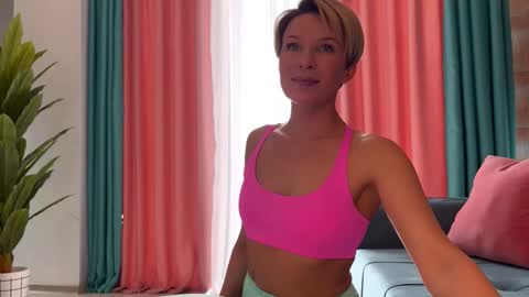 Jenny online show from 11/06/25, 09:54