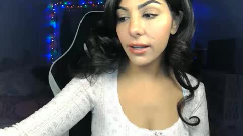 Snapshot of urgoddessmarla chatting on 11/13/25, 04:44 Goddess Marla online show from 11/13/25, 04:44