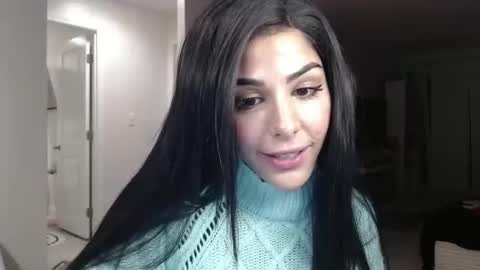 Snapshot of urgoddessmarla chatting on 11/17/25, 04:18 Goddess Marla online show from 11/17/25, 04:18