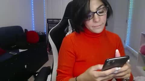 Snapshot of urgoddessmarla chatting on 12/21/25, 11:01 Goddess Marla online show from 12/21/25, 11:01