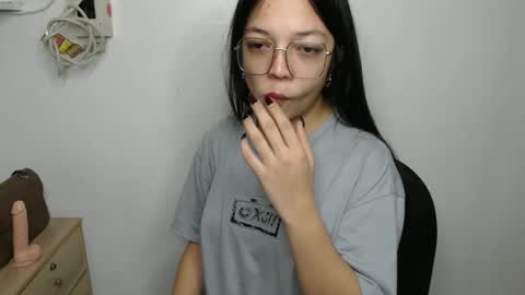 Snapshot of urhotangela chatting on 03/21/26, 01:21 urhotangela online show from 03/21/26, 01:21