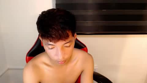 Snapshot of urhotethanxx chatting on 02/14/26, 04:26 Ethan online show from 02/14/26, 04:26