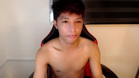 Snapshot of urhotethanxx chatting on 02/23/26, 03:42 Ethan online show from 02/23/26, 03:42