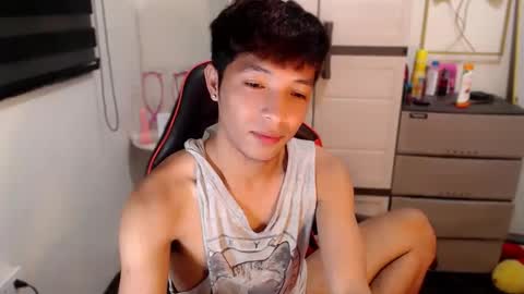 Snapshot of urhotethanxx chatting on 03/05/26, 04:36 Ethan online show from 03/05/26, 04:36