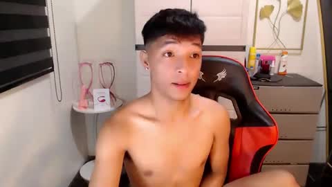 Snapshot of urhotethanxx chatting on 03/06/26, 05:09 Ethan online show from 03/06/26, 05:09