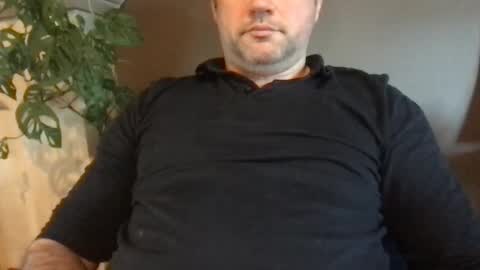 Snapshot of urhungdaddy8 chatting on 11/25/25, 02:06 Hung Daddy online show from 11/25/25, 02:06