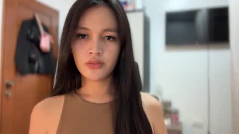 Amira online show from 09/29/25, 01:00