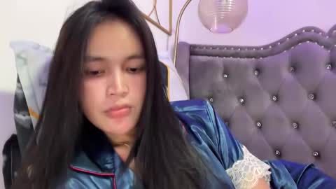 Amira online show from 11/07/25, 11:43