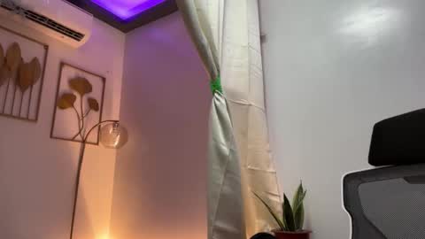 Amira online show from 01/16/26, 01:09