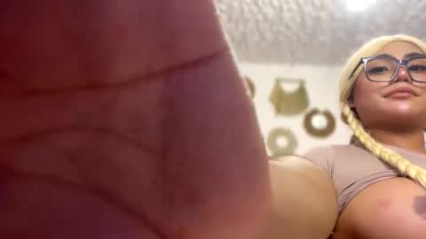 jhaii online show from 10/31/25, 12:22