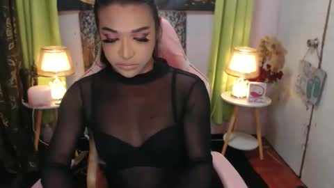 Queen Nicole online show from 02/17/25, 09:03