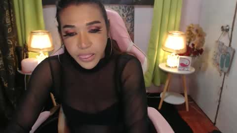 Queen Nicole online show from 02/17/25, 12:16