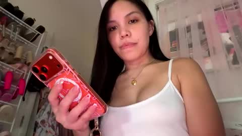 Snapshot of urlittlefilipina chatting on 11/19/25, 08:31 urlittlefilipina online show from 11/19/25, 08:31