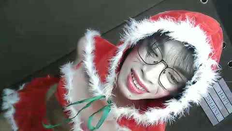 Snapshot of urlovely_ariana chatting on 12/10/24, 08:08 Ariana online show from 12/10/24, 08:08