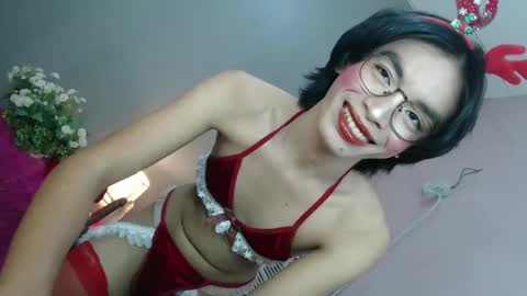 Snapshot of urlovely_ariana chatting on 12/20/24, 11:10 Ariana online show from 12/20/24, 11:10