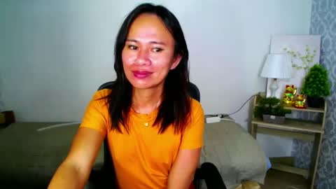 Snapshot of urlovely_che chatting on 10/15/25, 04:56 urlovely_che online show from 10/15/25, 04:56