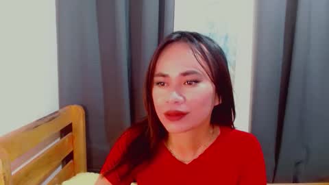 urlovely_che online show from 11/18/25, 08:46