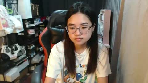 Snapshot of urlovelychinita chatting on 10/10/25, 07:46 urlovelychinita online show from 10/10/25, 07:46