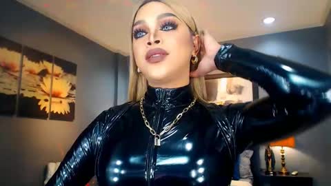 UrMajestyTyra online show from 03/06/25, 12:21